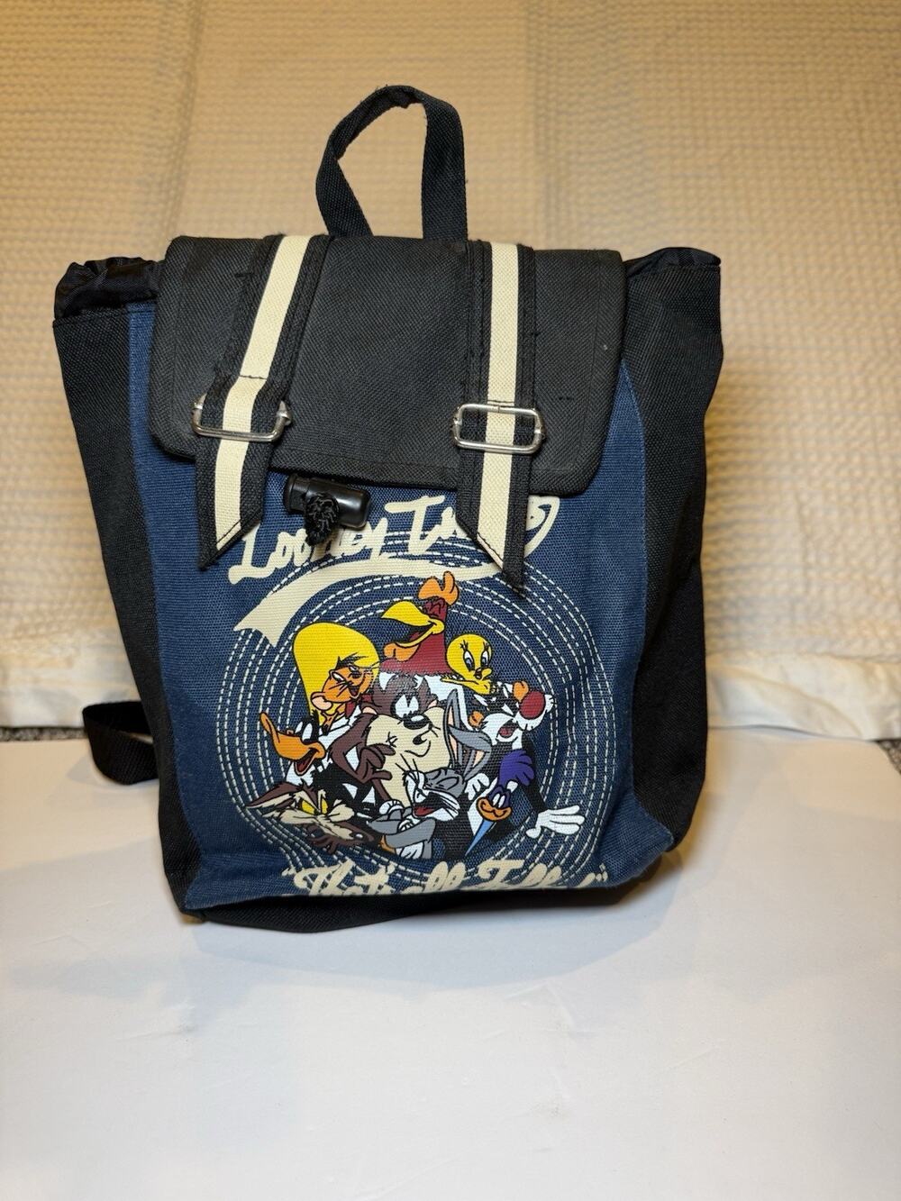 Vintage 1996 Looney Tunes Backpack Bugs Bunny Tweety Daffy Sylvester Warner Bros